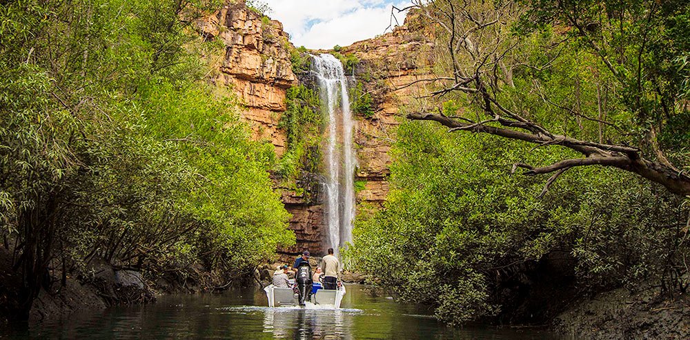 Adventure-boat-falls_1000x493